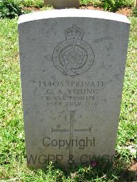 Dar Es Salaam War Cemetery - Young, G A